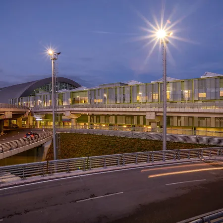 ホテル Tav Airport 4*