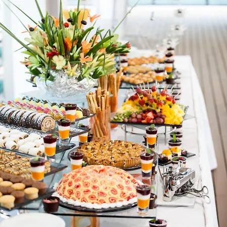 Tav Airport 4* İzmir