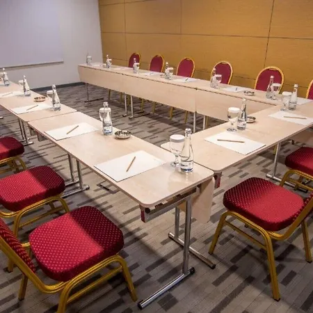 Hotel Tav Airport 4*