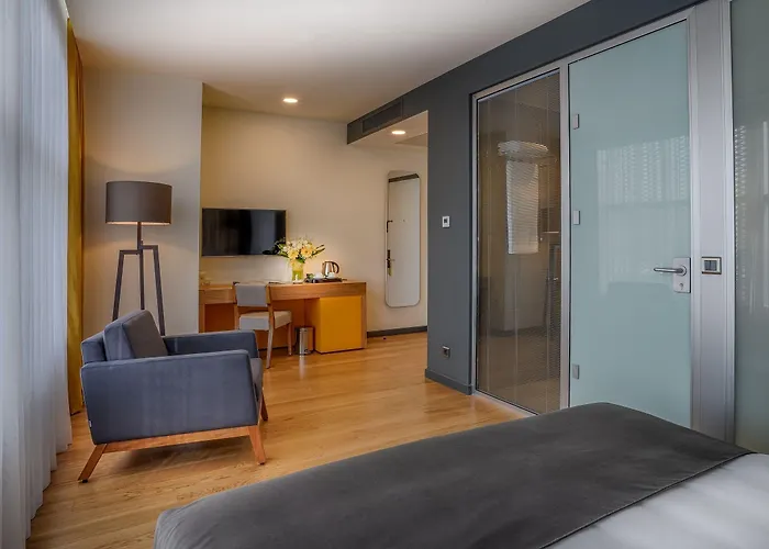 Tav Airport 4* İzmir