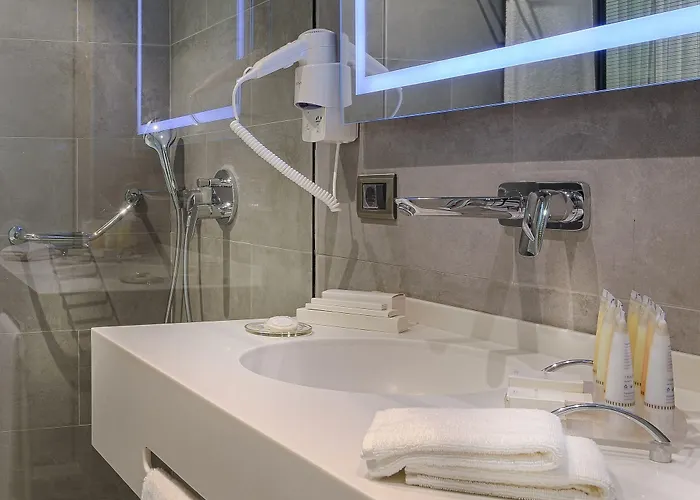 Tav Airport 4* Esmirna