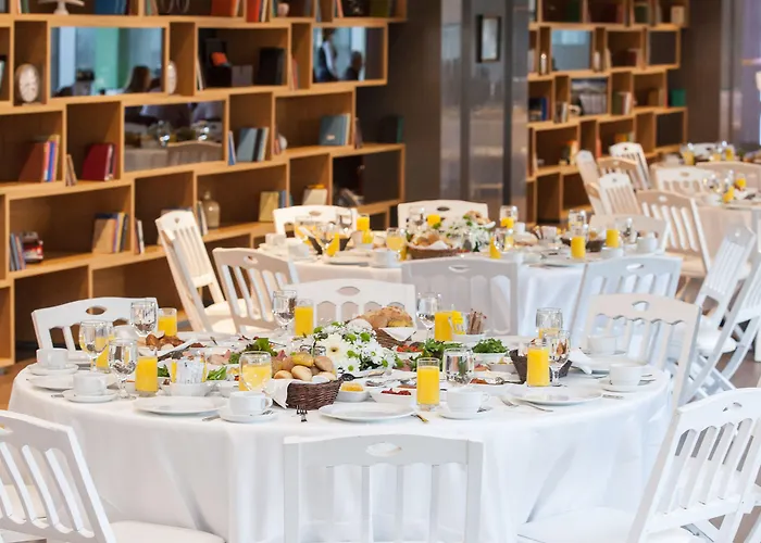 Szálloda Tav Airport 4*