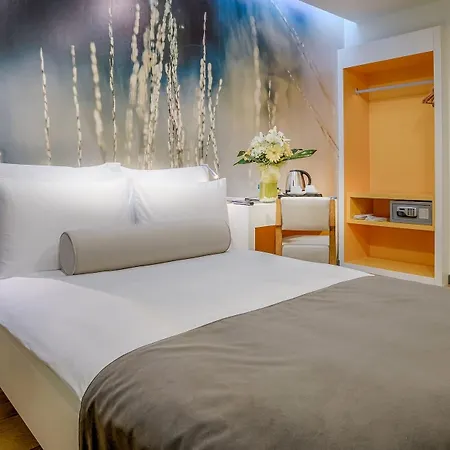 Hotel Tav Airport 4*