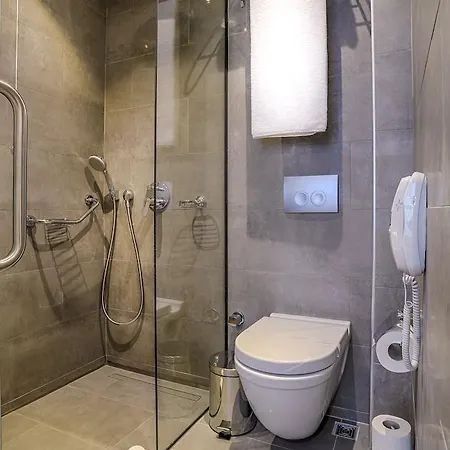 Hotel Tav Airport 4*